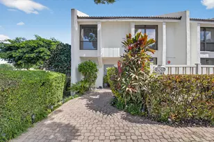 701 Bridgewood Dr, Boca Raton, FL 33434 - Photo 2