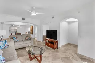 2051 SE 3rd St, Deerfield Beach, FL 33441 - Photo 10