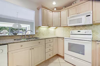 5611 SE Foxcross Place #5611, Stuart, FL 34997 - Photo 16