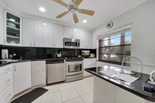 9289 Vista Del Lago, Boca Raton, FL 33428 - Photo 4