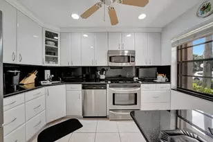 9289 Vista Del Lago, Boca Raton, FL 33428 - Photo 22