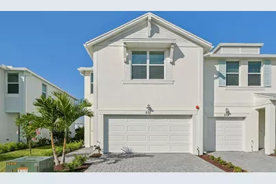 575 Salisbury Circle, Fort Pierce, FL 34982 - Photo 2