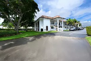 3075 Gardens E Dr, Palm Beach Gardens, FL 33410 - Photo 4