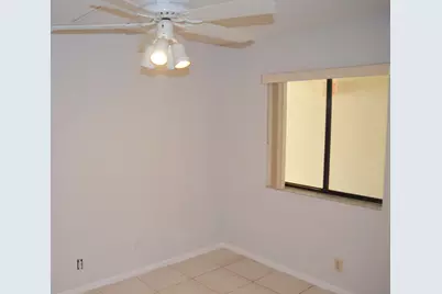 5220 Las Verdes Circle #211, Delray Beach, FL 33484 - Photo 12