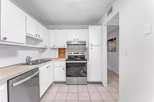 4465 Luxemburg Ct, Lake Worth, FL 33467 - Photo 4