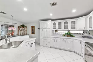 2945 Eagle's Nest Way, Port Saint Lucie, FL 34952 - Photo 2