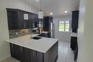 104 Arrowhead Cir, Jupiter, FL 33458 - Photo 10