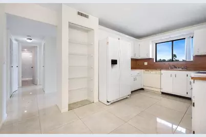 7770 Tahiti Lane #405, Lake Worth, FL 33467 - Photo 4