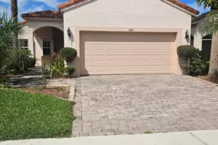 340 NW Breezy Point Loop, Port Saint Lucie, FL 34986 - Photo 1