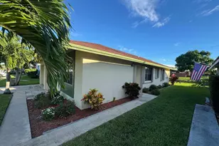 1427 Summit Run Cir, West Palm Beach, FL 33415 - Photo 2