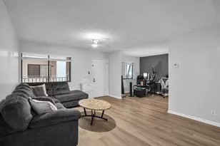 5190 Las Verdes Cir, Delray Beach, FL 33484 - Photo 2