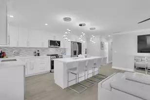 540 High Point Dr, Delray Beach, FL 33445 - Photo 2