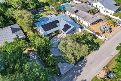5095 SE Manatee Terrace, Stuart, FL 34997 - Photo 8