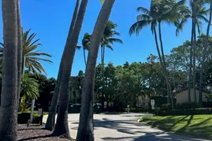 1110 Lake Shore Dr, West Palm Beach, FL 33403 - Photo 2