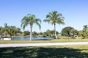 141 West Ct, Royal Palm Beach, FL 33411 - Photo 42