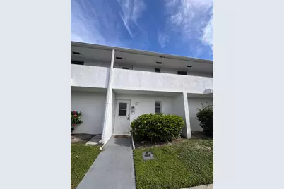 141 West Court, Royal Palm Beach, FL 33411 - Photo 2