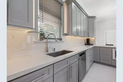 914 SW McCracken Avenue, Port Saint Lucie, FL 34953 - Photo 20