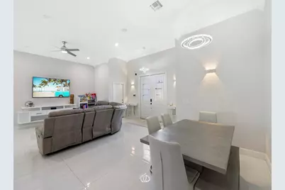 914 SW McCracken Avenue, Port Saint Lucie, FL 34953 - Photo 12