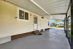 2629 Caper Ct, Port Saint Lucie, FL 34952 - Photo 4