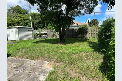 840 W 2nd Street, Riviera Beach, FL 33404 - Photo 16