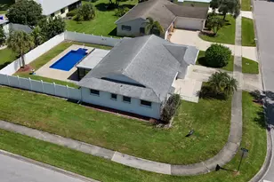 2490 4th Pl, Vero Beach, FL 32962 - Photo 8