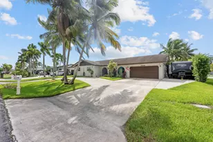 4430 Gardenia Dr, Palm Beach Gardens, FL 33410 - Photo 2