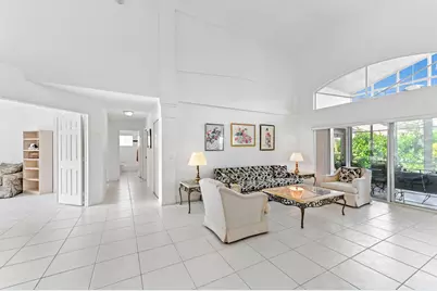 7351 Sterling Falls Lane W, Boynton Beach, FL 33437 - Photo 8