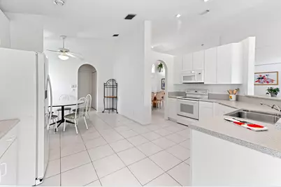 7351 Sterling Falls Lane W, Boynton Beach, FL 33437 - Photo 18