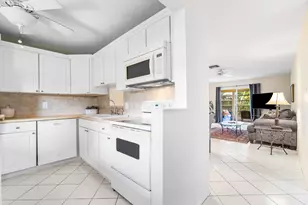 2102 NE 1st Way, Boynton Beach, FL 33435 - Photo 4