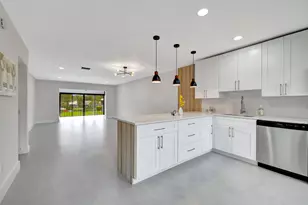 7898 Eastlake Dr, Boca Raton, FL 33433 - Photo 10