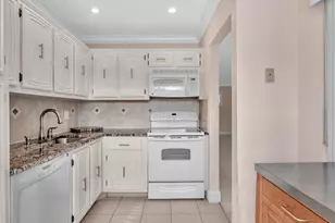 33 Colonial Club Dr, Boynton Beach, FL 33435 - Photo 16