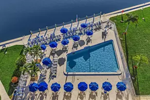 33 Colonial Club Dr, Boynton Beach, FL 33435 - Photo 2