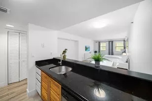 834 Ocean Dr, Miami Beach, FL 33139 - Photo 8