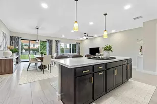 62 Sabal Ct, Royal Palm Beach, FL 33411 - Photo 2