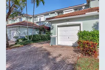 2226 Oakmont Drive, Riviera Beach, FL 33404 - Photo 2