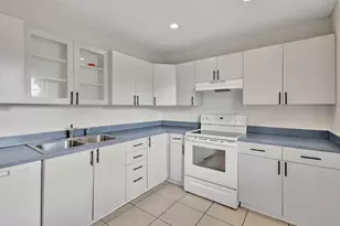 2050 SE Oleander Blvd, Fort Pierce, FL 34950 - Photo 6