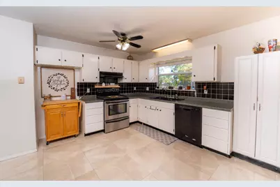 382 SE Evans Avenue, Port Saint Lucie, FL 34984 - Photo 4