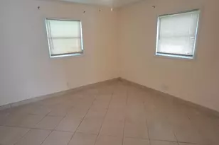 1021 Selkirk Street N, West Palm Beach, FL 33405 - Photo 4