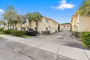 176 SE 2nd Street SE, Deerfield Beach, FL 33441 - Photo 1