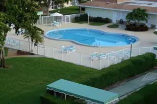 500 Village Green Cir W, Palm Springs, FL 33461 - Photo 22