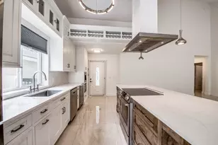 181 Cape Pointe Cir, Jupiter, FL 33477 - Photo 6