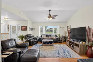 17705 Maplewood Dr, Boca Raton, FL 33487 - Photo 12