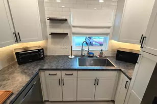 2568 Dudley Dr E, West Palm Beach, FL 33415 - Photo 6