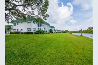 2800 Indian River Boulevard #F8, Vero Beach, FL 32960 - Photo 4