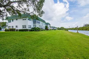 2800 Indian River Blvd, Vero Beach, FL 32960 - Photo 4