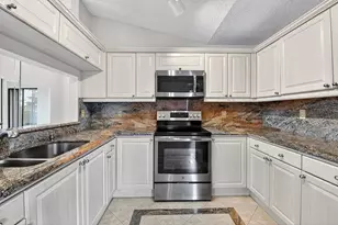 8225 Cassia Dr, Boynton Beach, FL 33472 - Photo 16