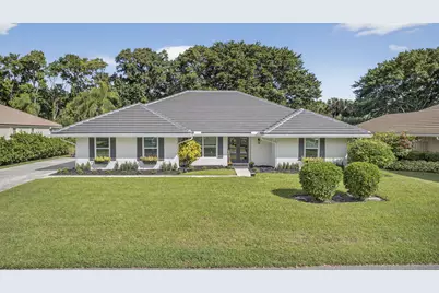 18 Berwick Road, Palm Beach Gardens, FL 33418 - Photo 2