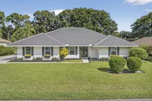 18 Berwick Rd, Palm Beach Gardens, FL 33418 - Photo 2