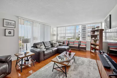 18051 Biscayne Boulevard #1104, Aventura, FL 33160 - Photo 2