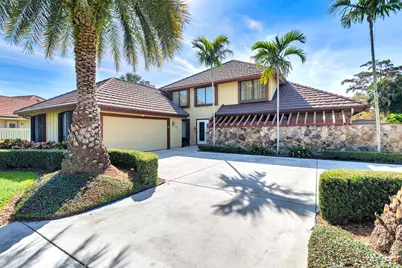 29 Cambria Road W, Palm Beach Gardens, FL 33418 - Photo 1